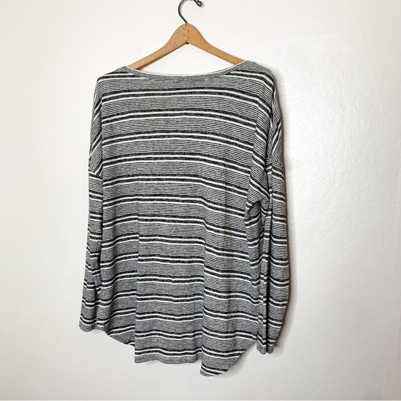 Caslon Casual Gray Stripe V‎ Neck Knit Top Large L - Picture 7 of 7